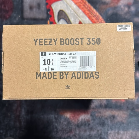 Yeezy Boost V.2 “Mono Clay” main image 2